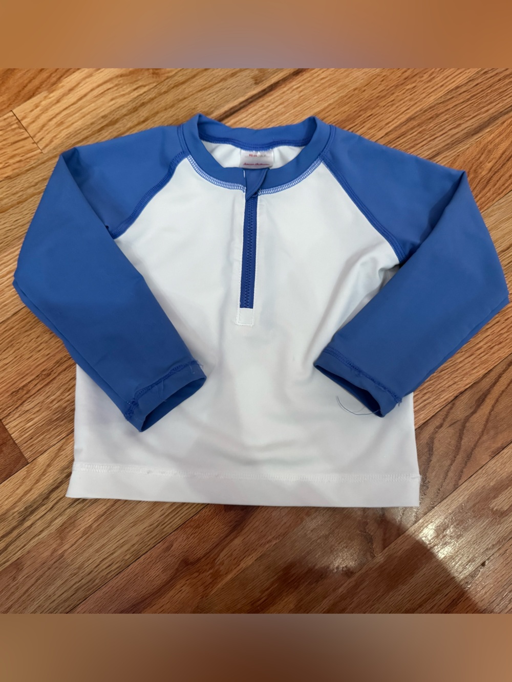 Hanna Andersson Kids White and Blue Long Sleeve Rashguard